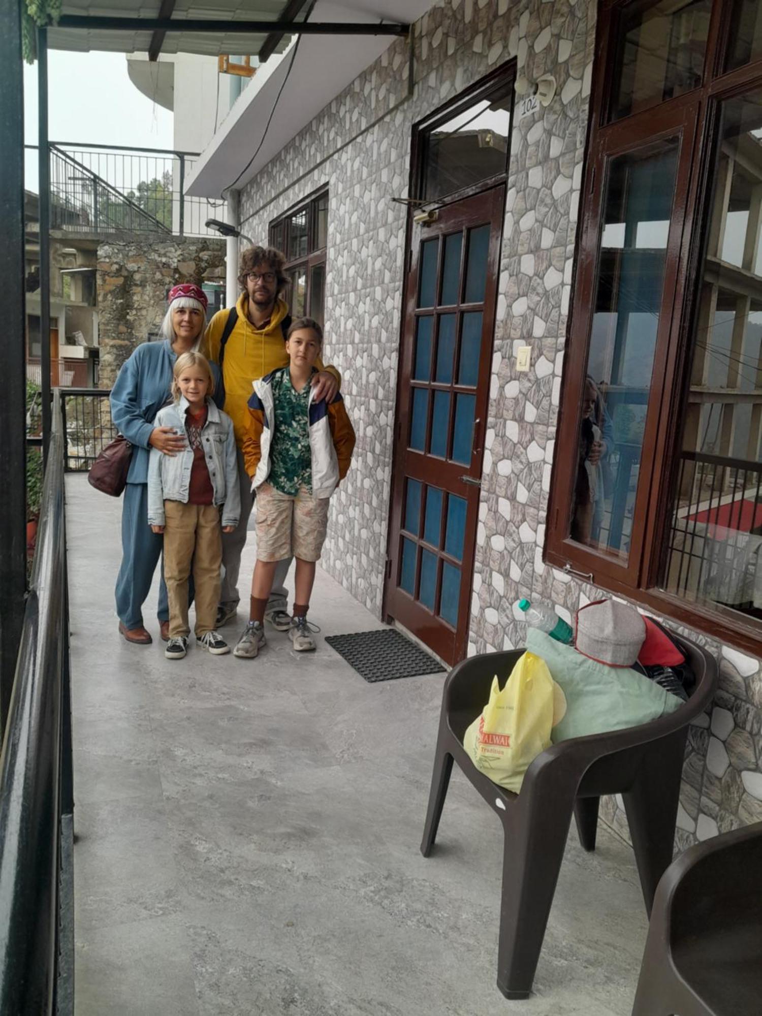 Mountain And Peace Apartment Shimla Exterior photo