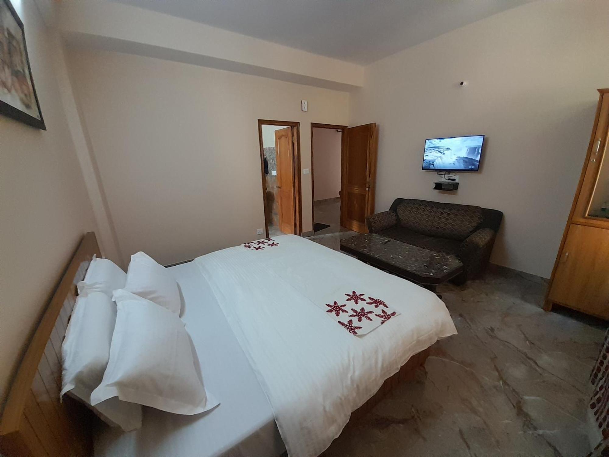 Mountain And Peace Apartment Shimla Exterior photo